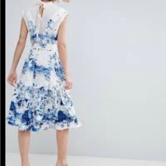 ASOS midi tea dress in China blue print with cotton panel - Picture 3 of 3